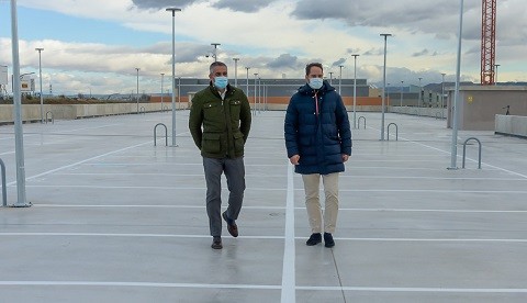 aparcamiento superficie hospital abierto