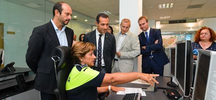 El consejero de Presidencia y Justicia, Salvador Victoria, visitó el Centro de Seguridad de Torrejón de Ardoz visita-cecom-salvador-victoria