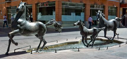 escultura-calle-enmedio