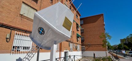 El Ayuntamiento de Torrejón de Ardoz instala la maqueta de un satélite en el barrio de INTA satelite