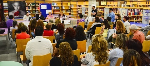 El torrejonero Manuel Pozo presentó su libro de fotografías “Instantes capturados” libro instantes capturados
