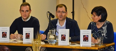 El torrejonero Javier Molina presentó su libro “El eco y el espejo” libro javier molina