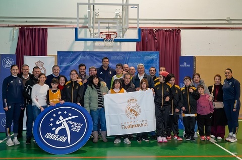 El Ayuntamiento de Torrejón de Ardoz y la Fundación Real Madrid ponen en marcha una escuela de baloncesto adaptado escuela baloncesto fundacion real madrid