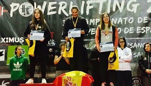 powerlifting podio