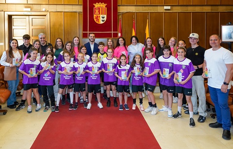 Homenaje del Ayuntamiento de Torrejón de Ardoz a 27 deportistas locales por sus éxitos más recientes reconocimiento deportistas