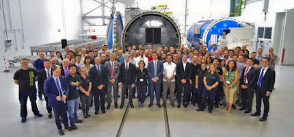 El presidente de la Comunidad de Madrid y el alcalde de Torrejón de Ardoz visitaron la empresa IberEspacio visita iberespacio septiembre