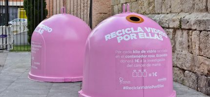 Torrejón de Ardoz reciclará vidrio para luchar contra el cáncer de mama contenedores rosas vidrio