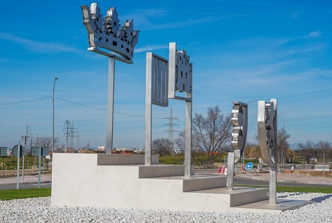 escultura escudo torrejon 2