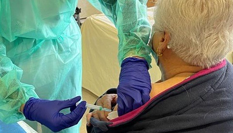 El Hospital de Torrejón de Ardoz comienza a vacunar contra la Covid-19 a la población en general de 70 a 74 años vacuna covid19