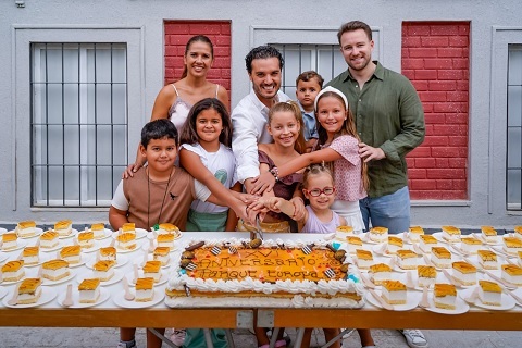 El Parque Europa de Torrejón de Ardoz celebró su 16º aniversario con un gran final pirotécnico después del Espectáculo Fuente “Happiness” aniversario parque europa 2026