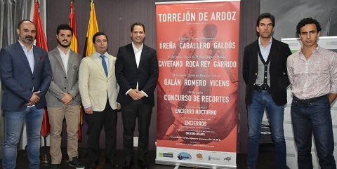 El cartel taurino de las Fiestas Populares de Torrejón de Ardoz incluye este año a los números uno Roca Rey y Lea Vicens feria taurina 2018 presentacion