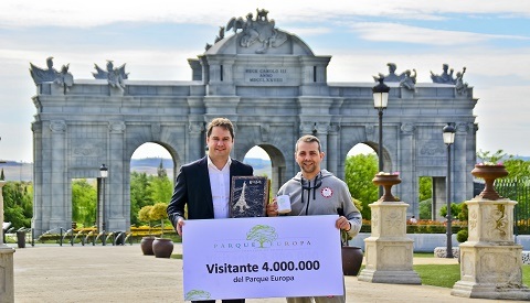 parque europa visitante 4 millones