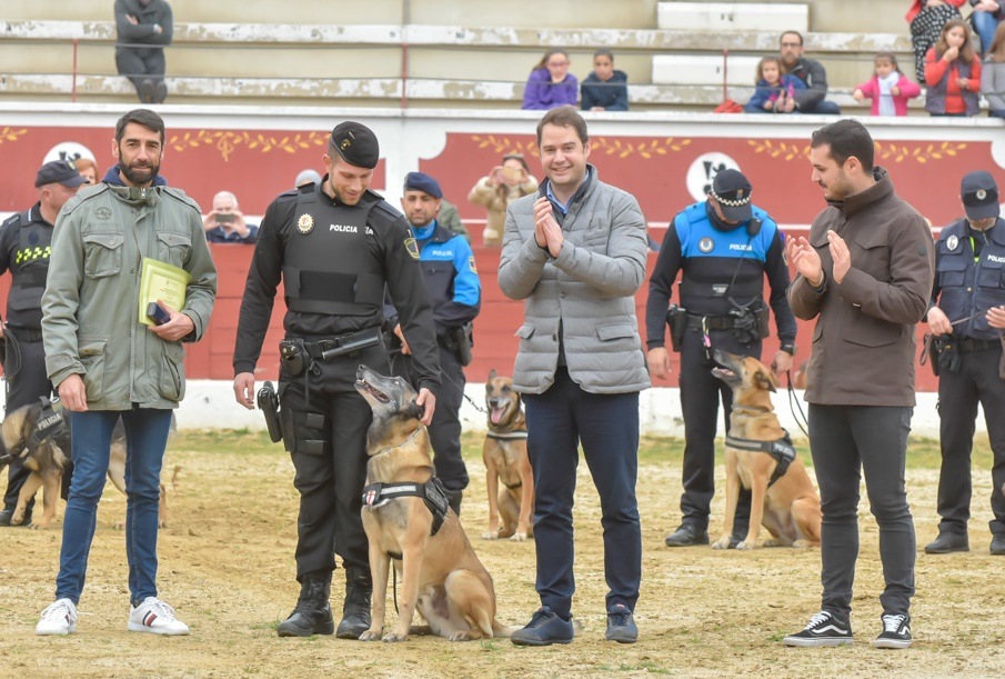perro policia jubilado